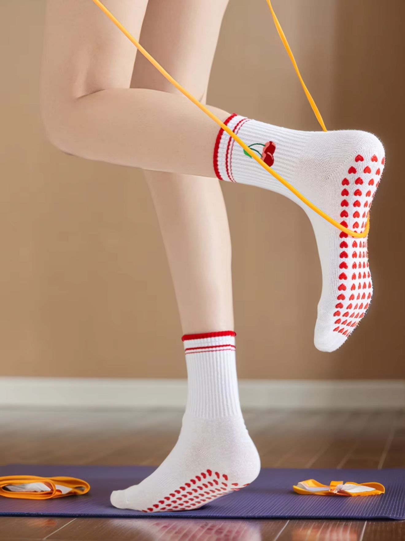 Pilates Is Yoga - 1組のクロスボーダープロフェッショナルヨガソックス、コットンストラップ付きシリコン滑り止めピラティスフィットネスダンスフロアソックス